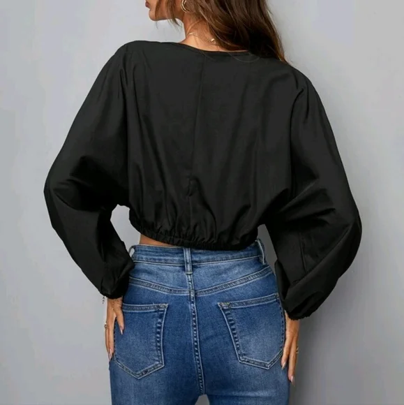 Long sleeved crop top ๐ค - Picture 2 of 14